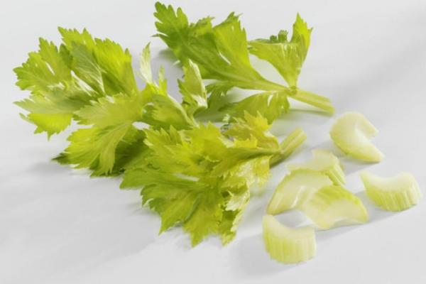 芹菜烂心的原因及防治方法